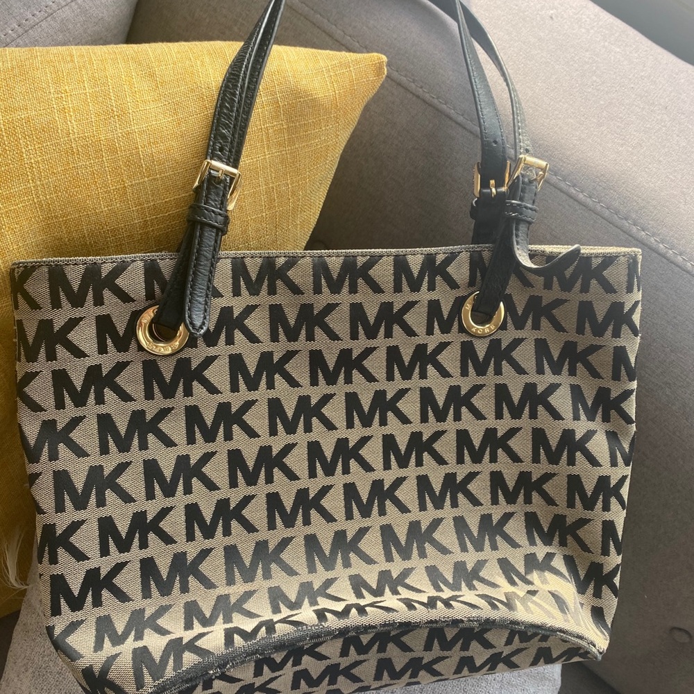 VINTAGE MK BAG!! SO CUTE